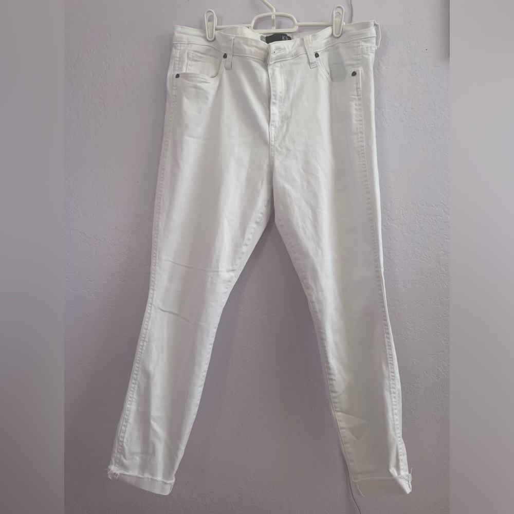 Kut from the kloth “Donna high rise ankle skinny” white pants